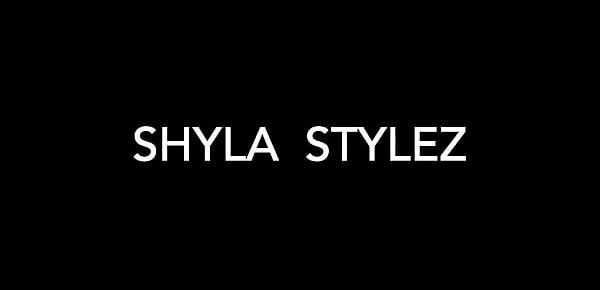  Shyla Stylez Gets Her Ass Pounded !